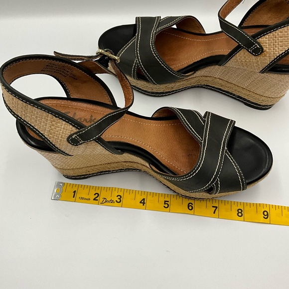 Clarks Wedge Sandals Size 7 Indigo Amelia Air 3.5” Heel - Picture 6 of 6